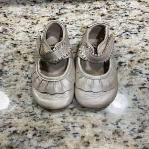 Livie & Luca 6-12 months gold shoes